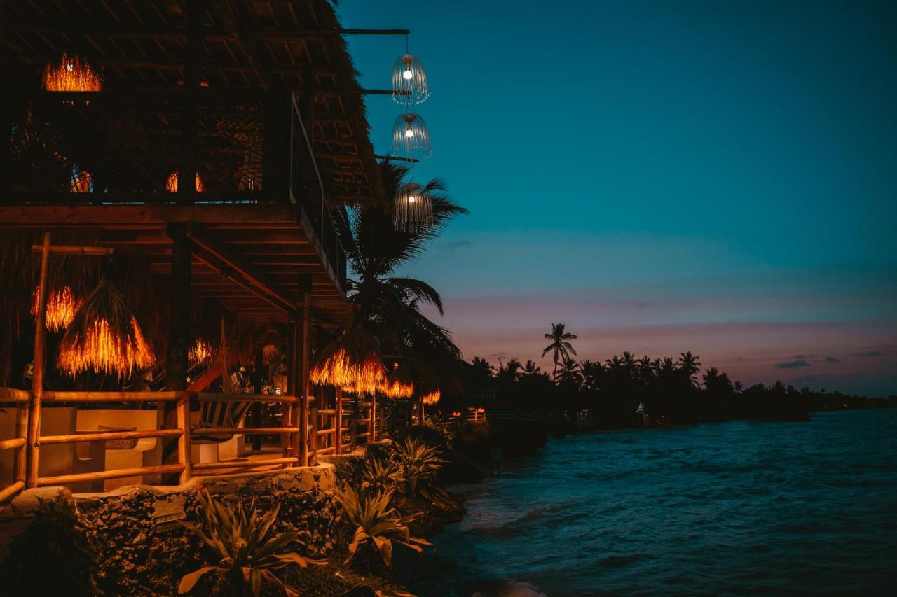 Coral Rocks & Restaurant Hotell