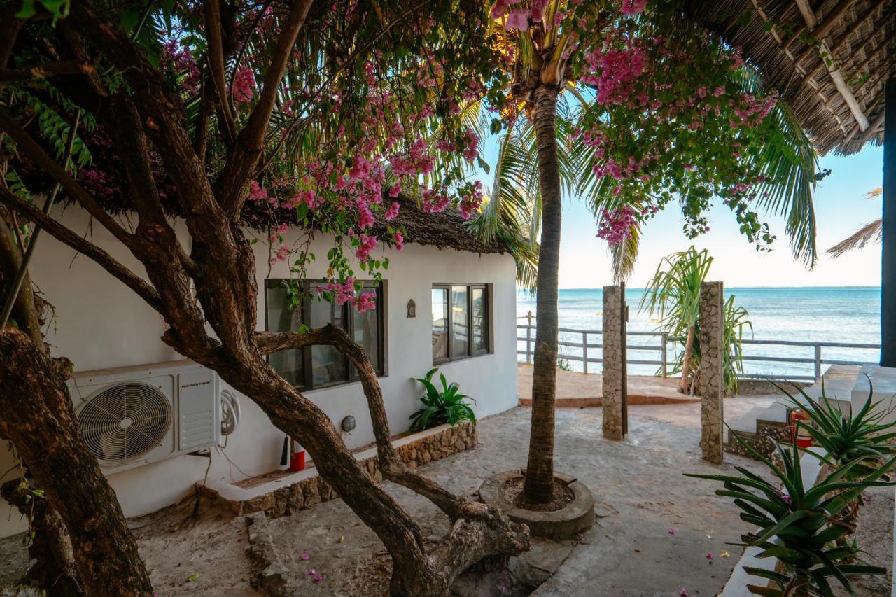 Coral Rocks & Restaurant Jambiani (Zanzibar)