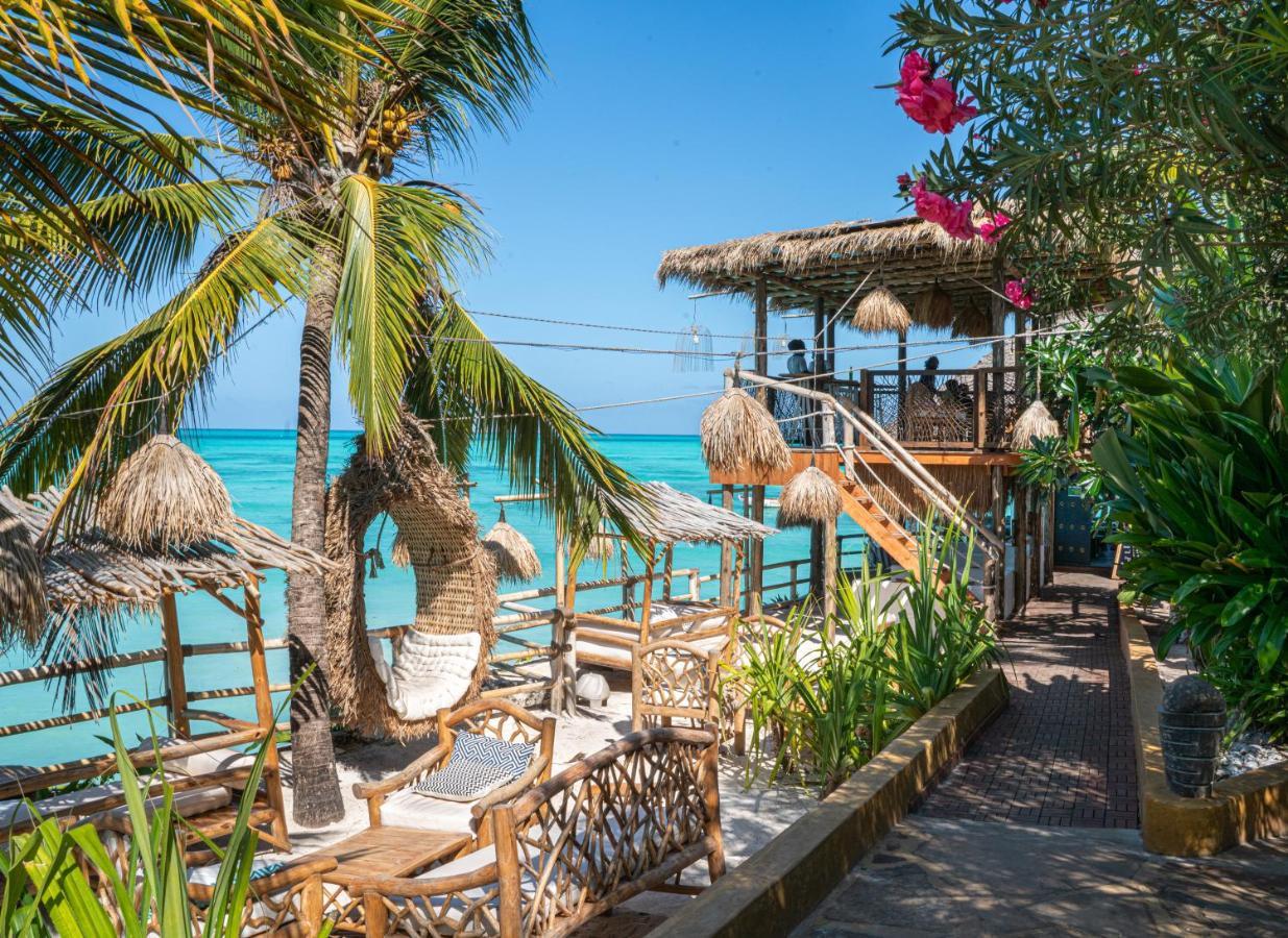 Hotell Coral Rocks & Restaurant