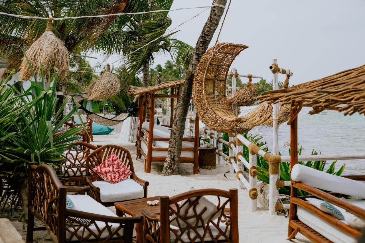Coral Rocks & Restaurant Hotell